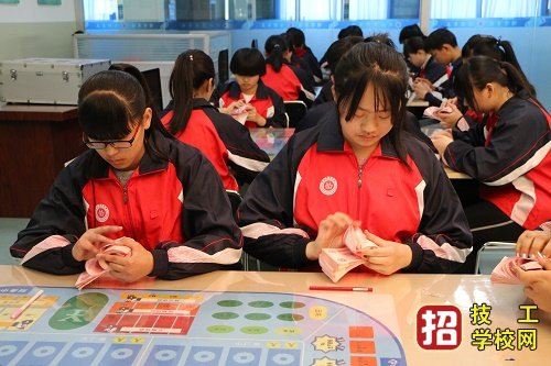 河北商贸学校2020年有哪些专业？