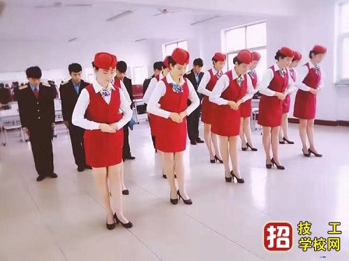 石家庄东华铁路学校乘务员