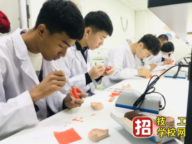 北方医学学校口腔专业就业升学方向怎么样？