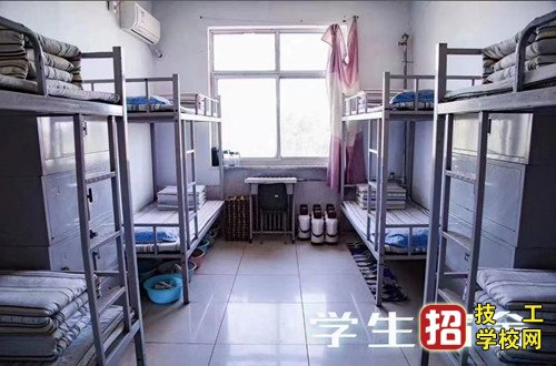 石家庄东华铁路学校宿舍是独立卫生间吗？