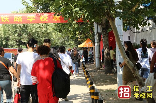 最新通知：石家庄东华铁路学校2022年新生开学时间变动